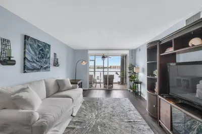 116 LAKE EMERALD Drive 101, Oakland Park – Condominium for sale