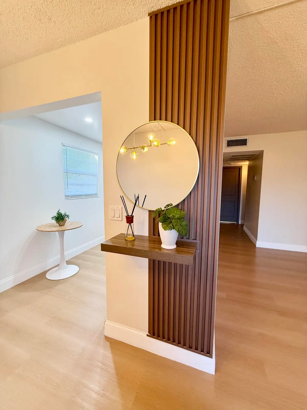 Entry at 402 Brighton J J, Boca Raton
