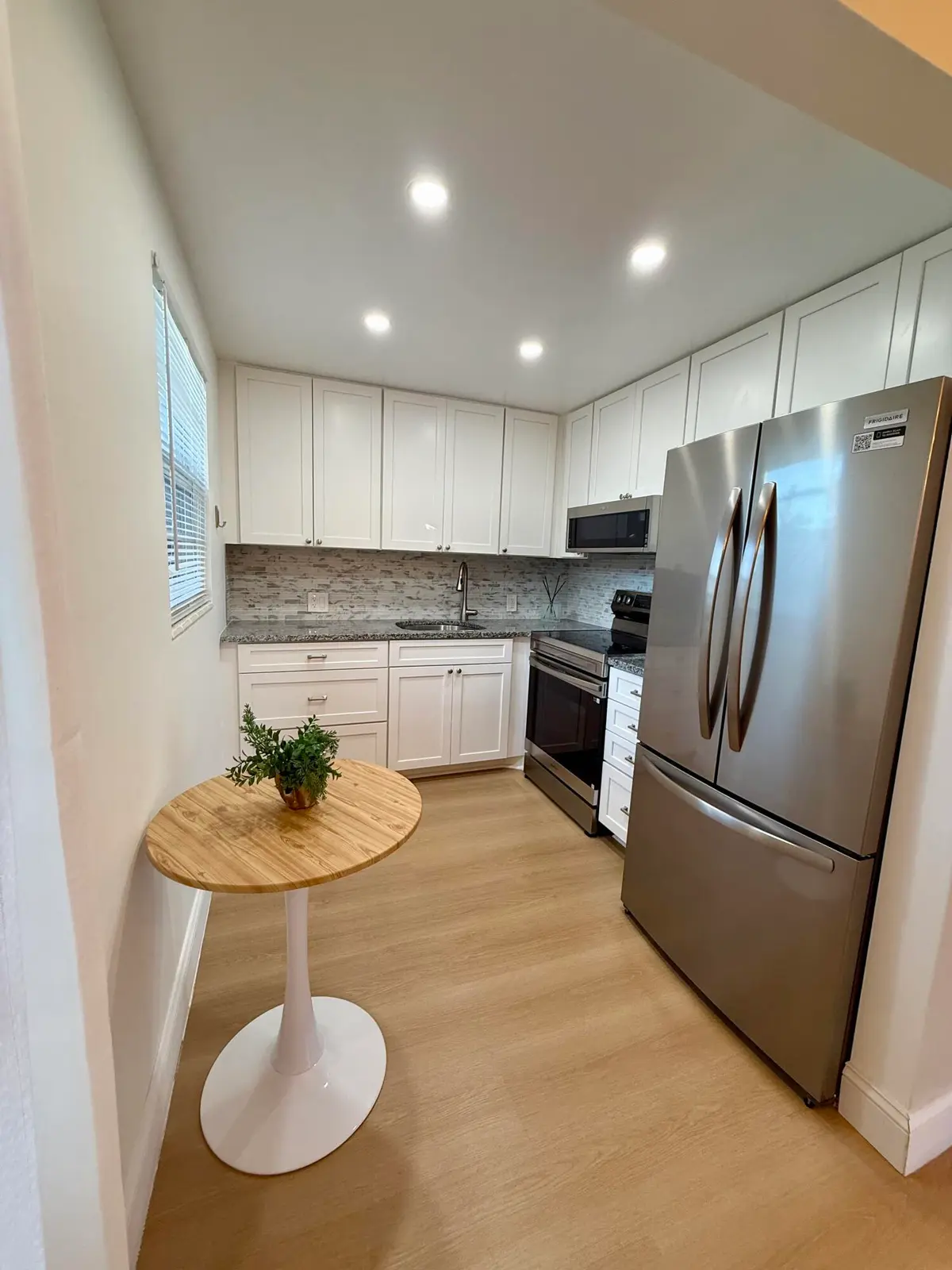 New Appliances at 402 Brighton J J, Boca Raton