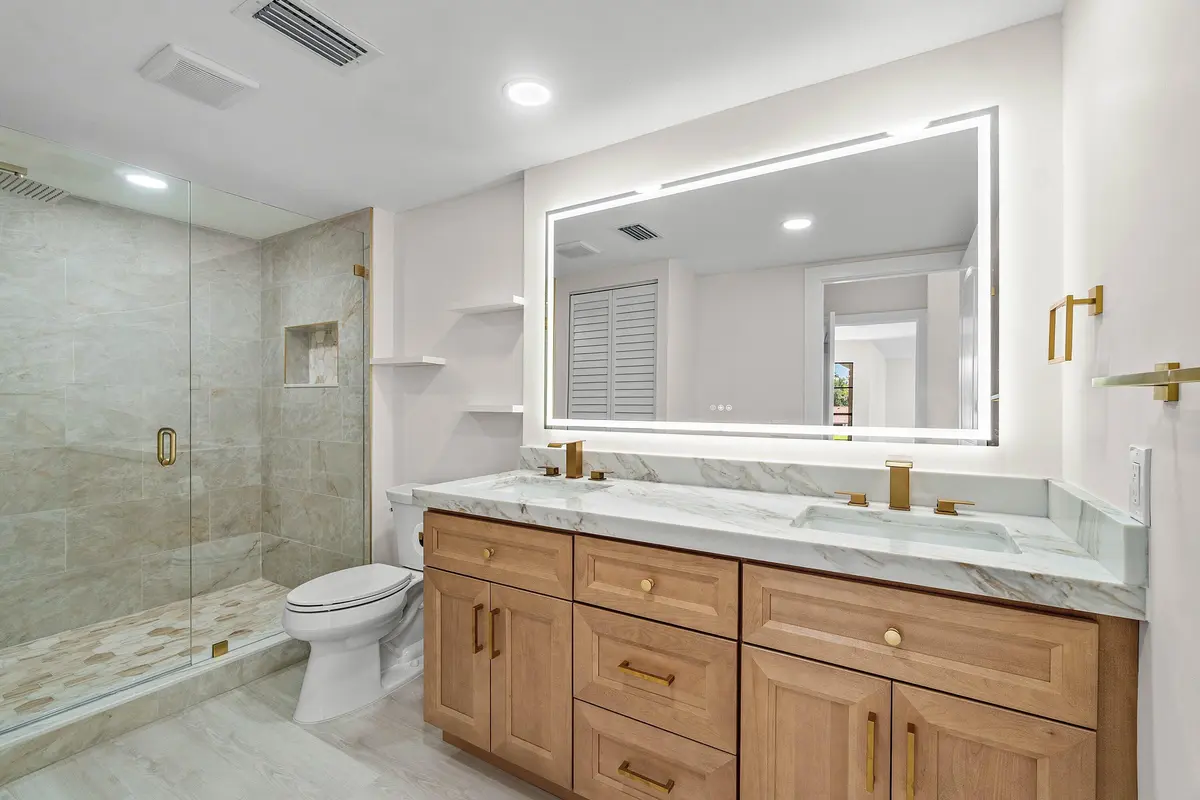 Primary Bathroom at 23 Southport Lane H, Boynton Beach