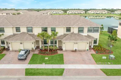 10032 W VILLA Circle, Vero Beach – Townhouse for rent