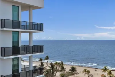 305 Briny Avenue PH905, Pompano Beach – Condominium for sale