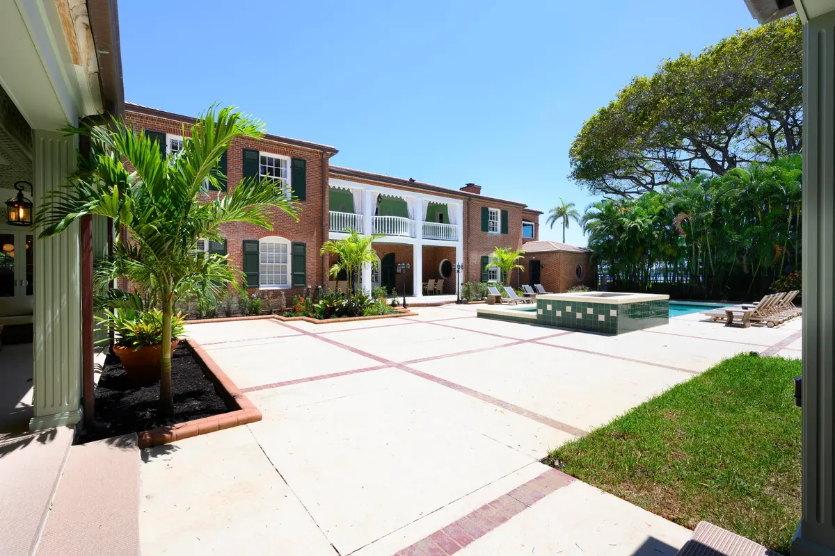 Patio, Balconies at 1125 N Flagler Drive, West Palm Beach