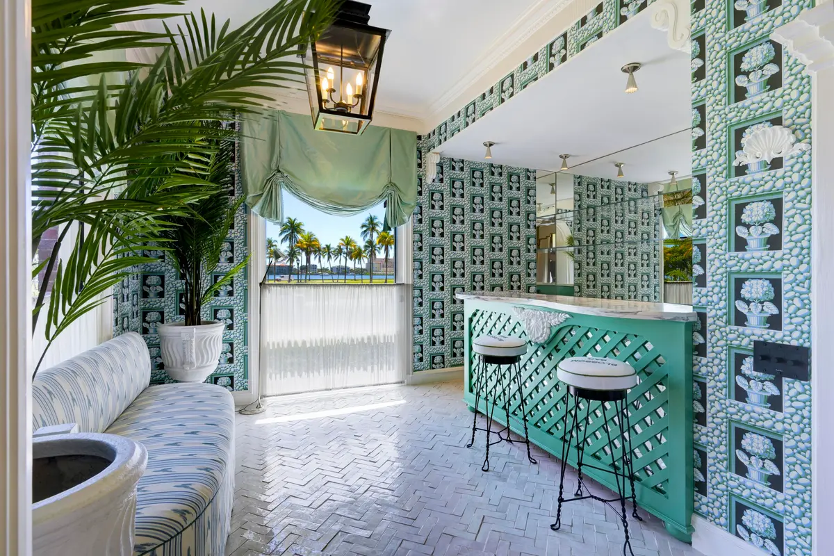 Wet Bar at 1125 N Flagler Drive, West Palm Beach