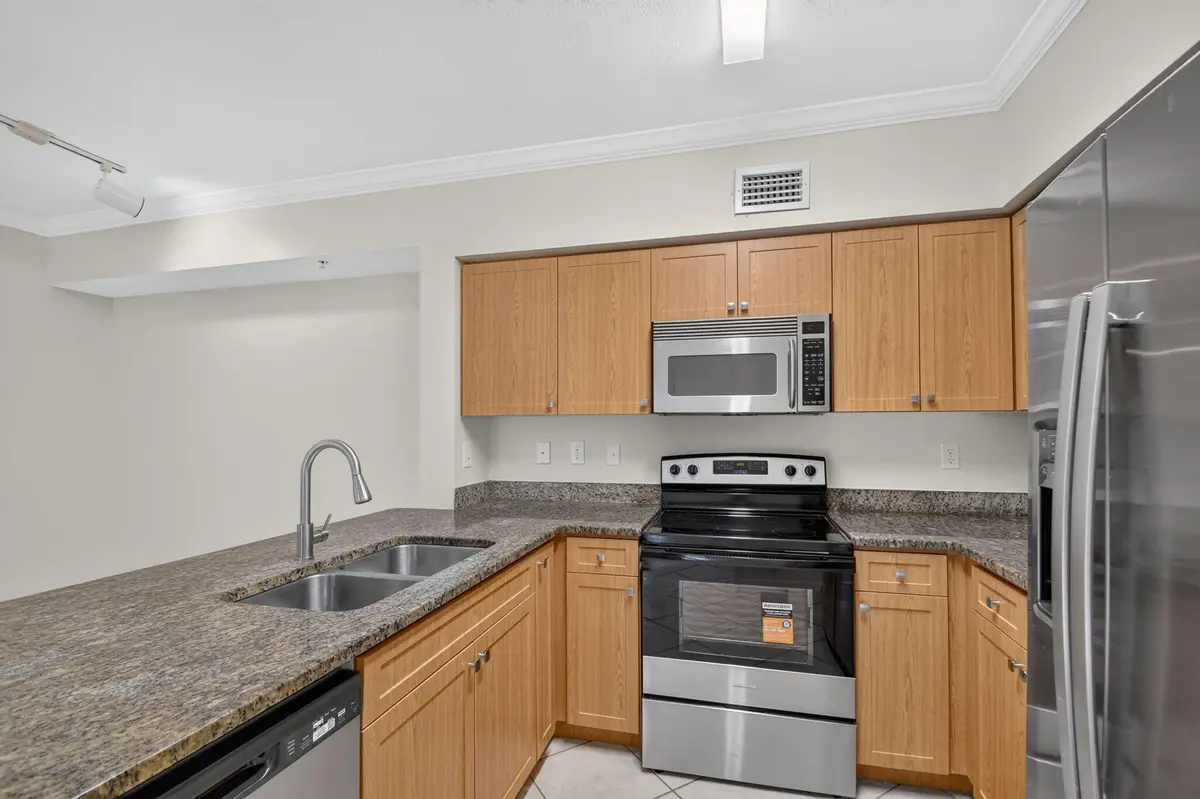 15-web-or-mls-DSC_2886 at 6370 EMERALD DUNES Drive 203, West Palm Beach