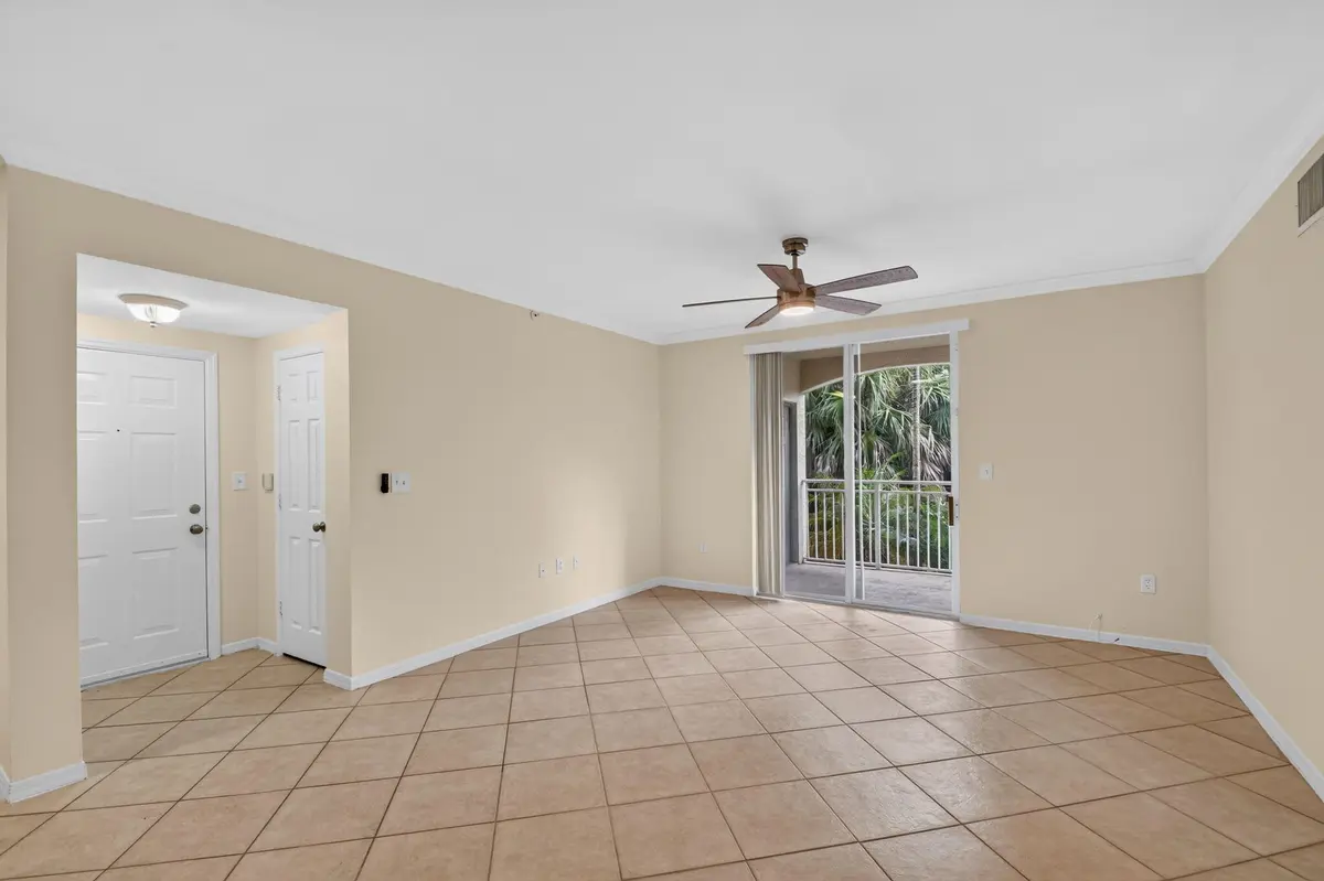 8-web-or-mls-DSC_2851 at 6370 EMERALD DUNES Drive 203, West Palm Beach