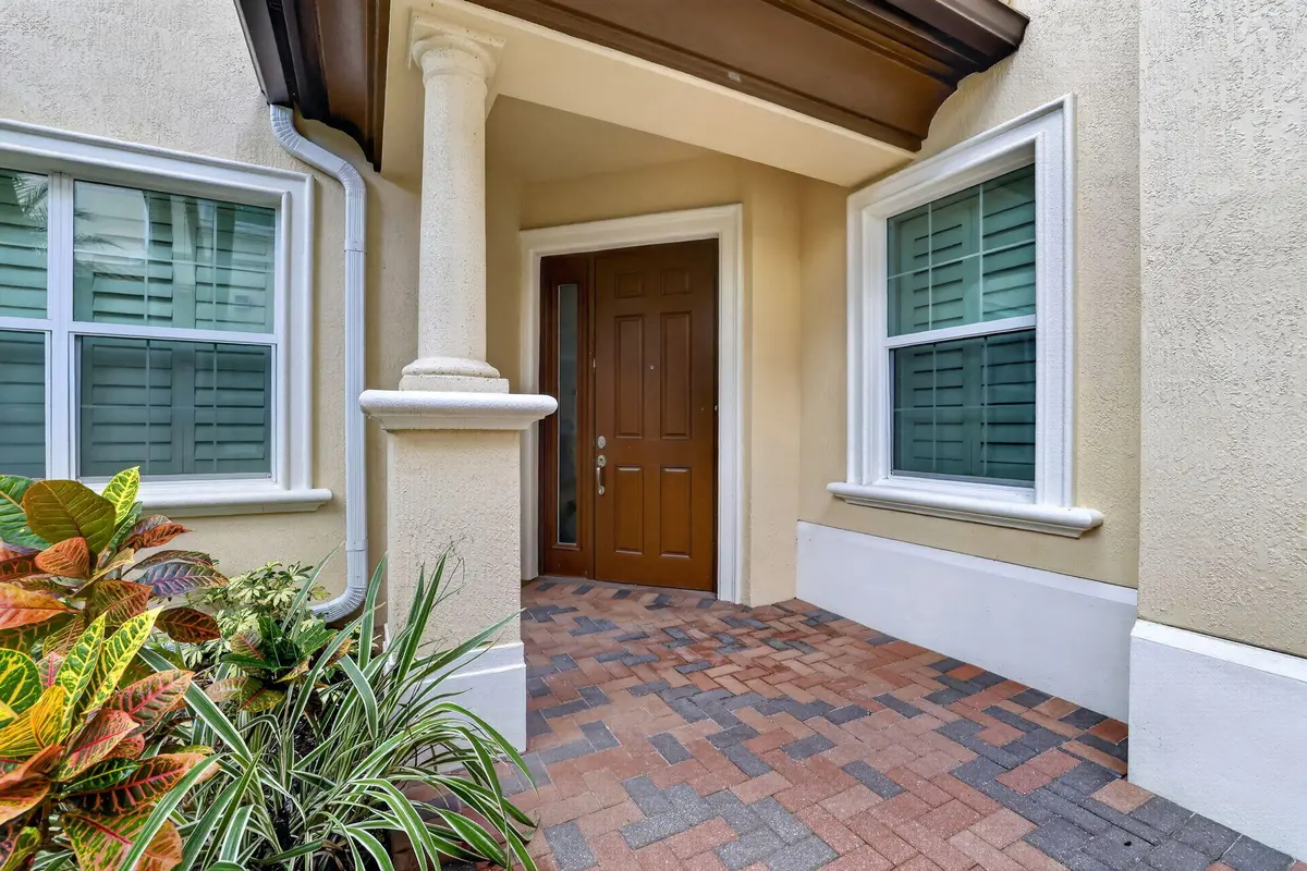 Main Entrance at 127 Tresana Boulevard 61, Jupiter