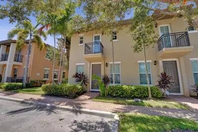 1326 SW 147TH Terrace, Pembroke Pines – Townhouse for rent