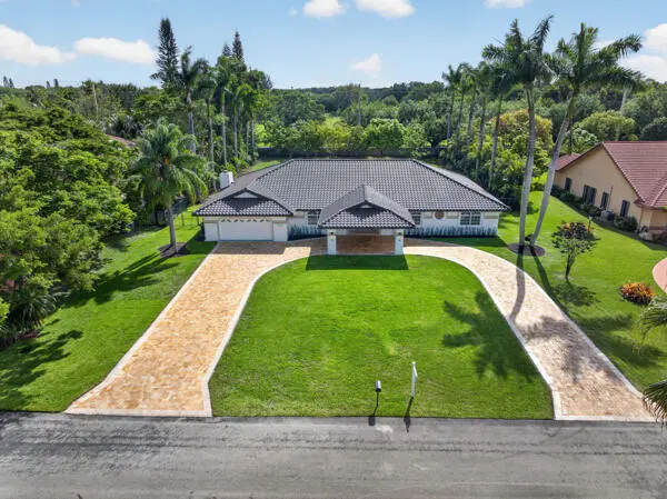 134203352267829893_134203352197857875_55 at 5510 W CASTLEGATE Avenue, Davie