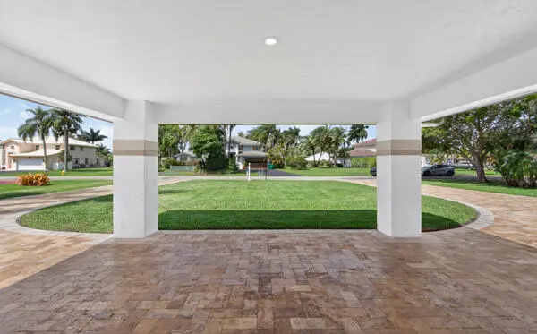 134203352369067629_134203352343354454_55 at 5510 W CASTLEGATE Avenue, Davie