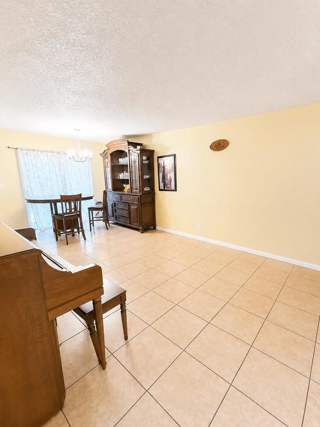 LIVING DINING at 3331 Commodore Court, West Palm Beach