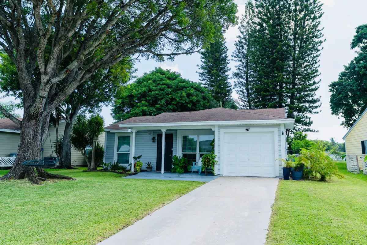 IMG_1800 at 9060 CHRYSANTHEMUM Drive, Boynton Beach