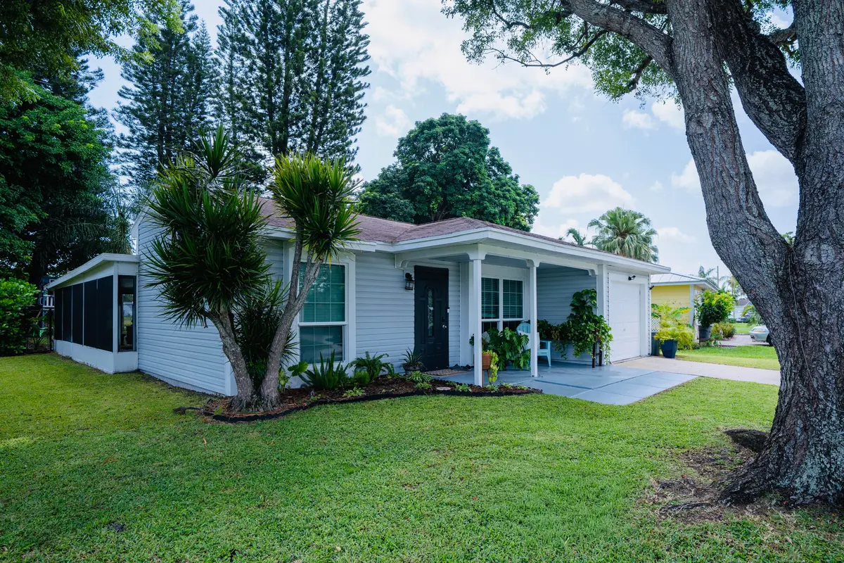 IMG_1815 at 9060 CHRYSANTHEMUM Drive, Boynton Beach