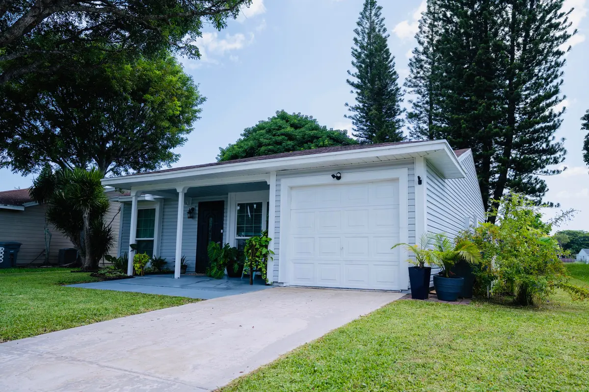IMG_1810 at 9060 CHRYSANTHEMUM Drive, Boynton Beach