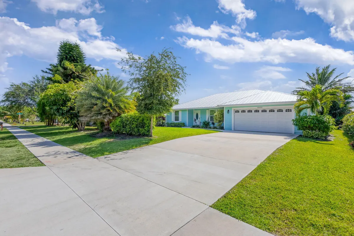 Front View at 10600 SE Gomez Avenue, Hobe Sound