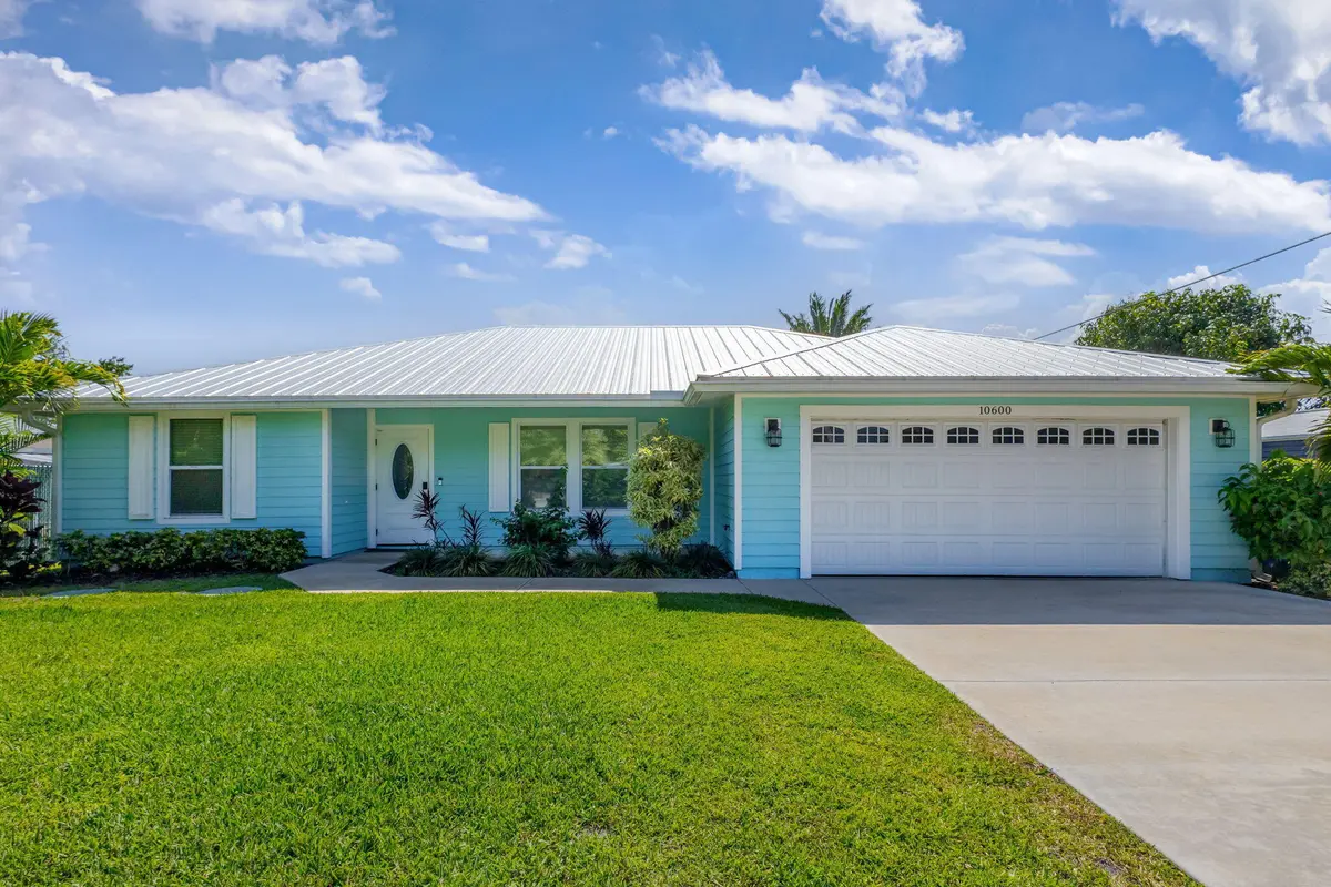 3-web-or-mls-5D1A2108_HDR at 10600 SE Gomez Avenue, Hobe Sound