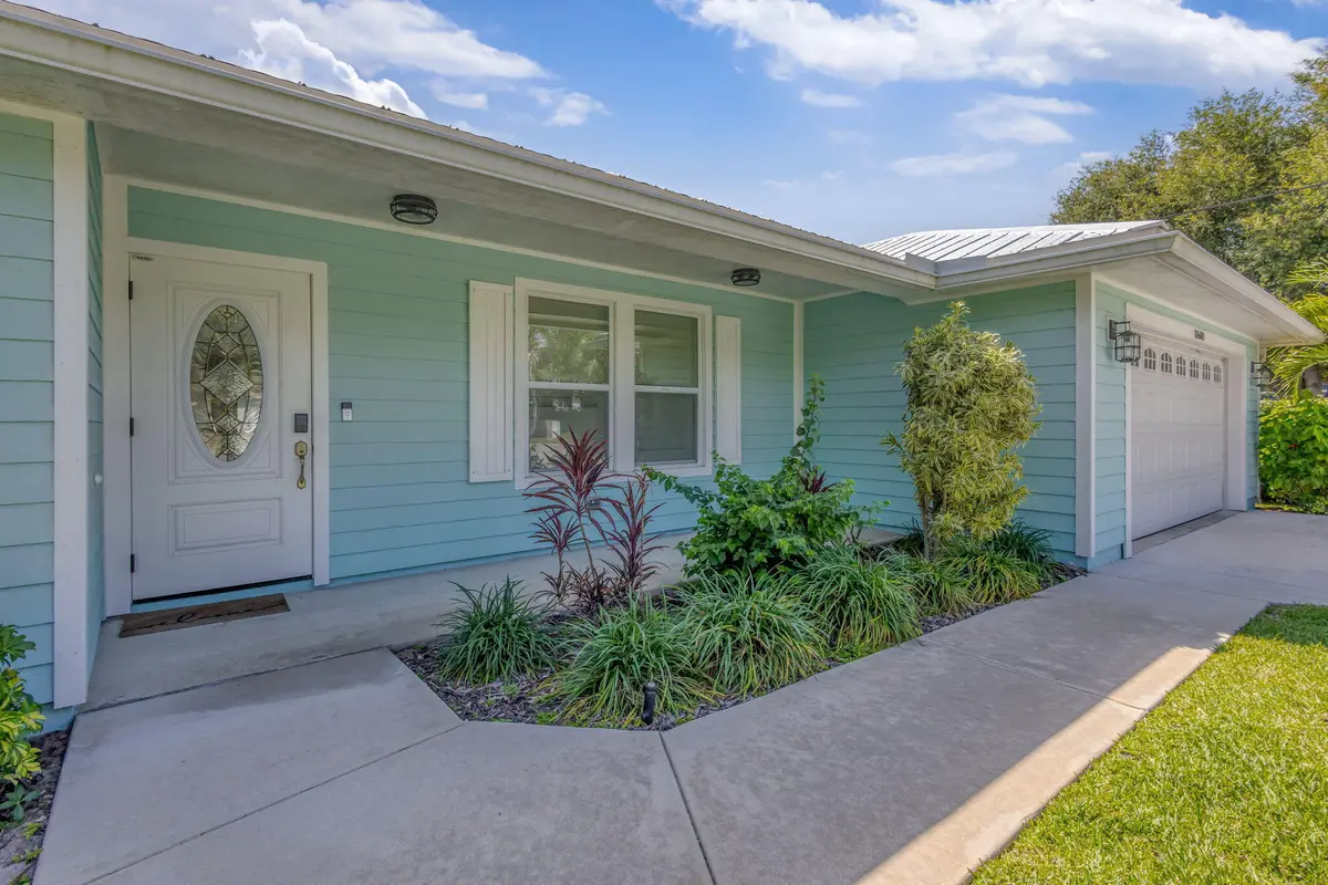 5-web-or-mls-5D1A2118_HDR at 10600 SE Gomez Avenue, Hobe Sound