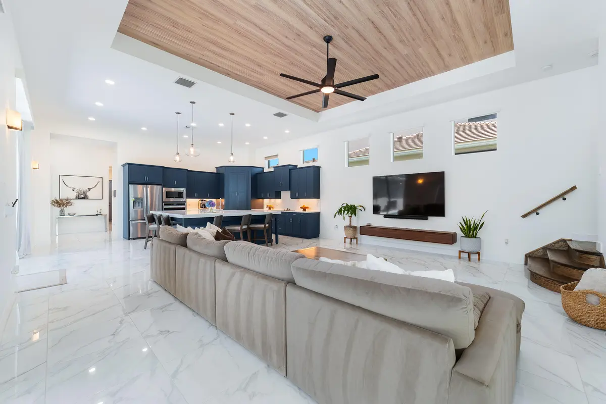Living room at 4560 Estates Circle, Westlake