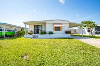 6948 SE DELEGATE Street, Hobe Sound – Mobile Home for sale