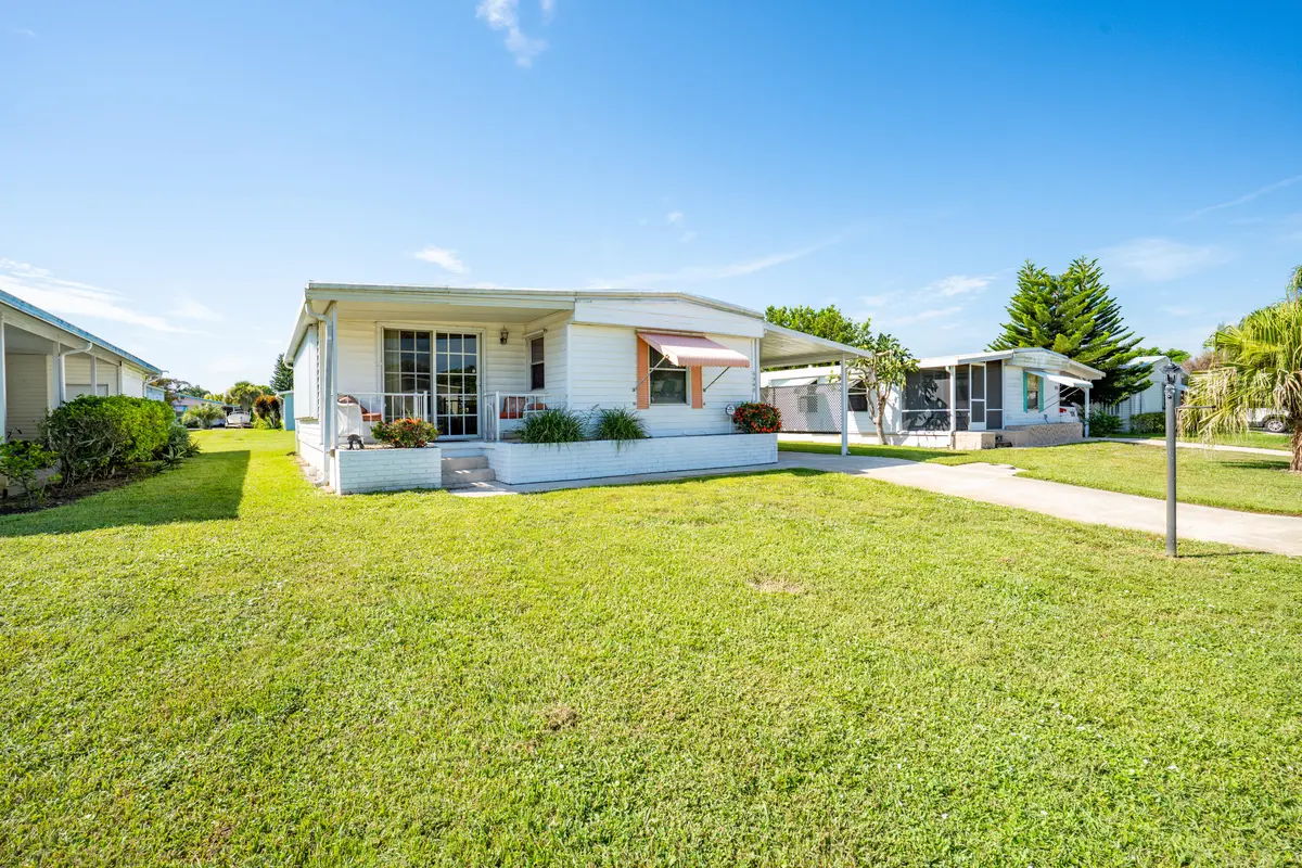 3 (2) at 6948 SE DELEGATE Street, Hobe Sound