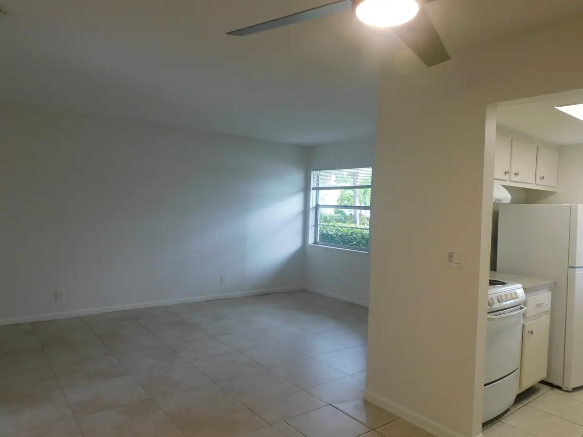LIVING/KITCHEN at 640 SE 2nd Avenue 103, Boynton Beach