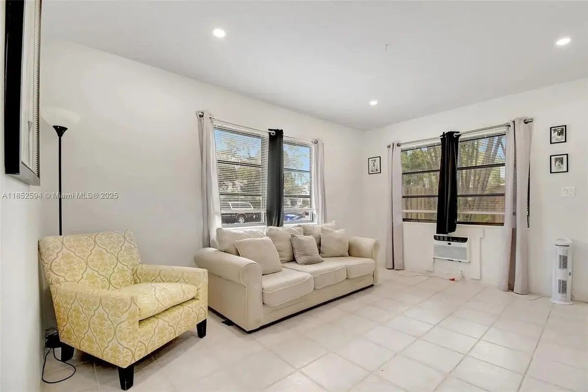 1213SE1ST-09 at 1213 SE 1st Street 1, Fort Lauderdale