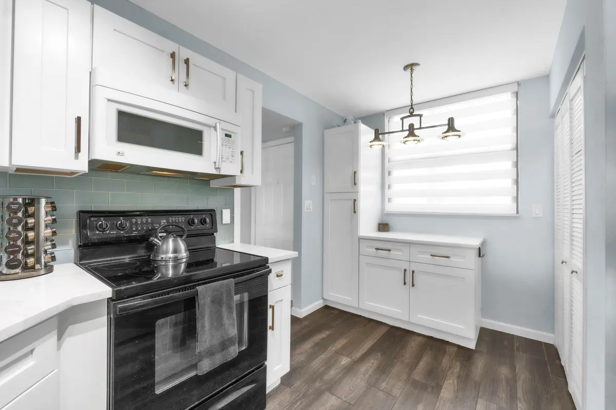 116 Lake Emerald Dr u101-32 at 116 LAKE EMERALD Drive 101, Oakland Park