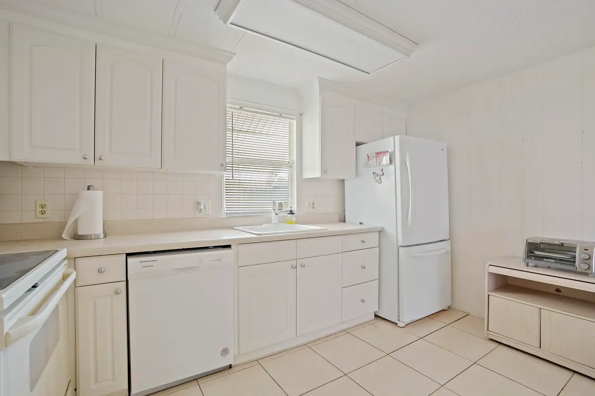 8 (1) at 6948 SE DELEGATE Street, Hobe Sound