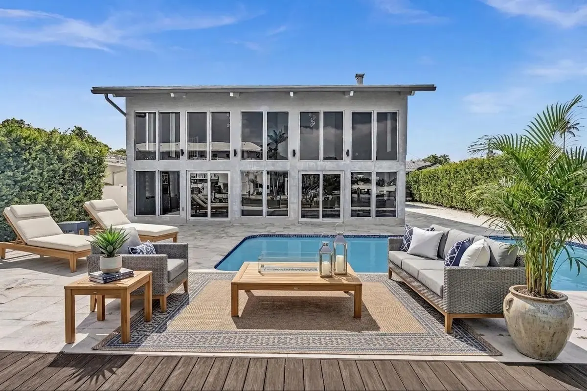 Patio_pool_ at 600 N VICTORIA Terrace, Fort Lauderdale