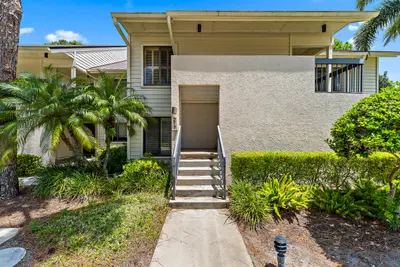 6433 SE Brandywine Court Unit 217, Stuart – Condominium for sale