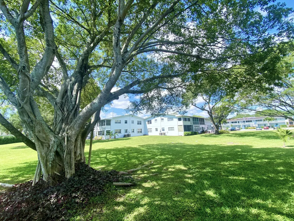 Rear View at 335 FARNHAM P, Deerfield Beach