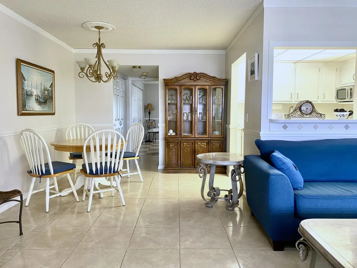 Dining Area at 335 FARNHAM P, Deerfield Beach