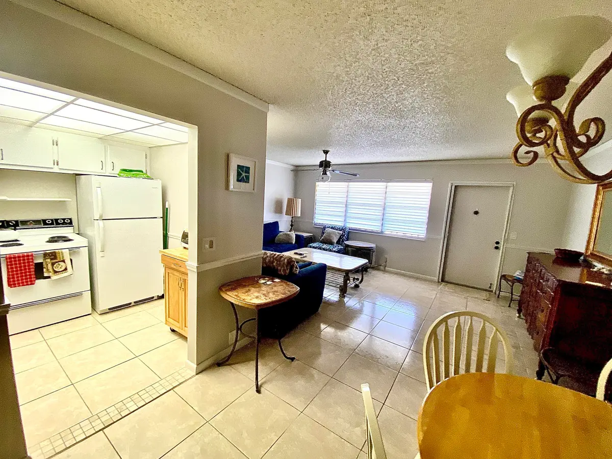 LR + DR + Kit at 335 FARNHAM P, Deerfield Beach