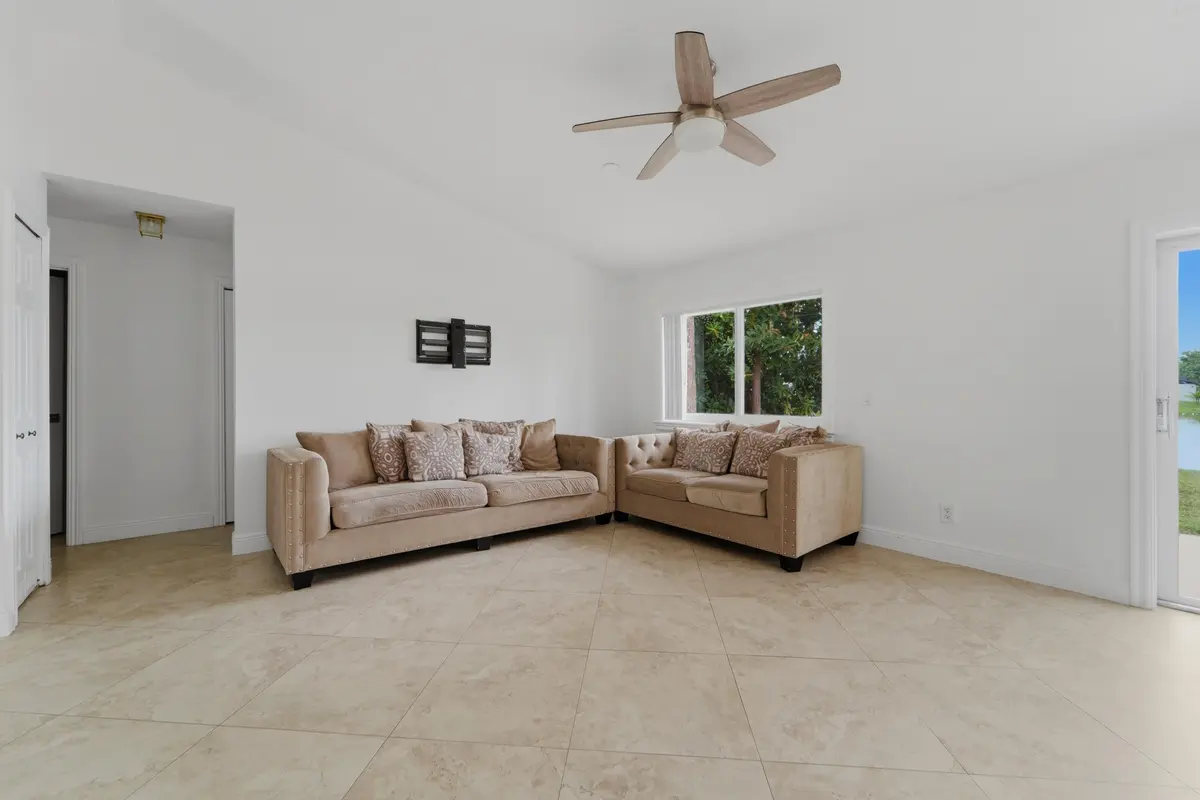 081926_035 at 217 PARKWOOD Drive, Royal Palm Beach