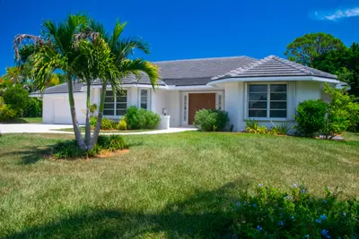 4185 SE FAIRWAY Court, Stuart – Single Family Residence for sale