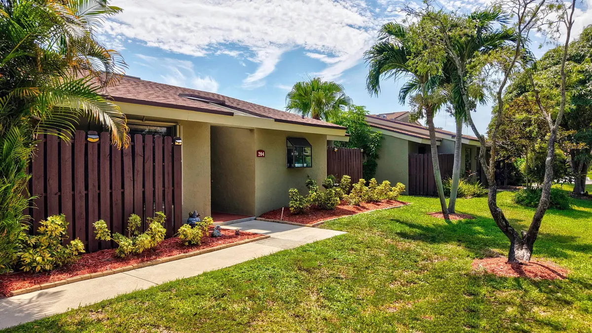 3-web-or-mls-DJI_20260820115219_0136_DAn at 204 Meadows Drive, Boynton Beach