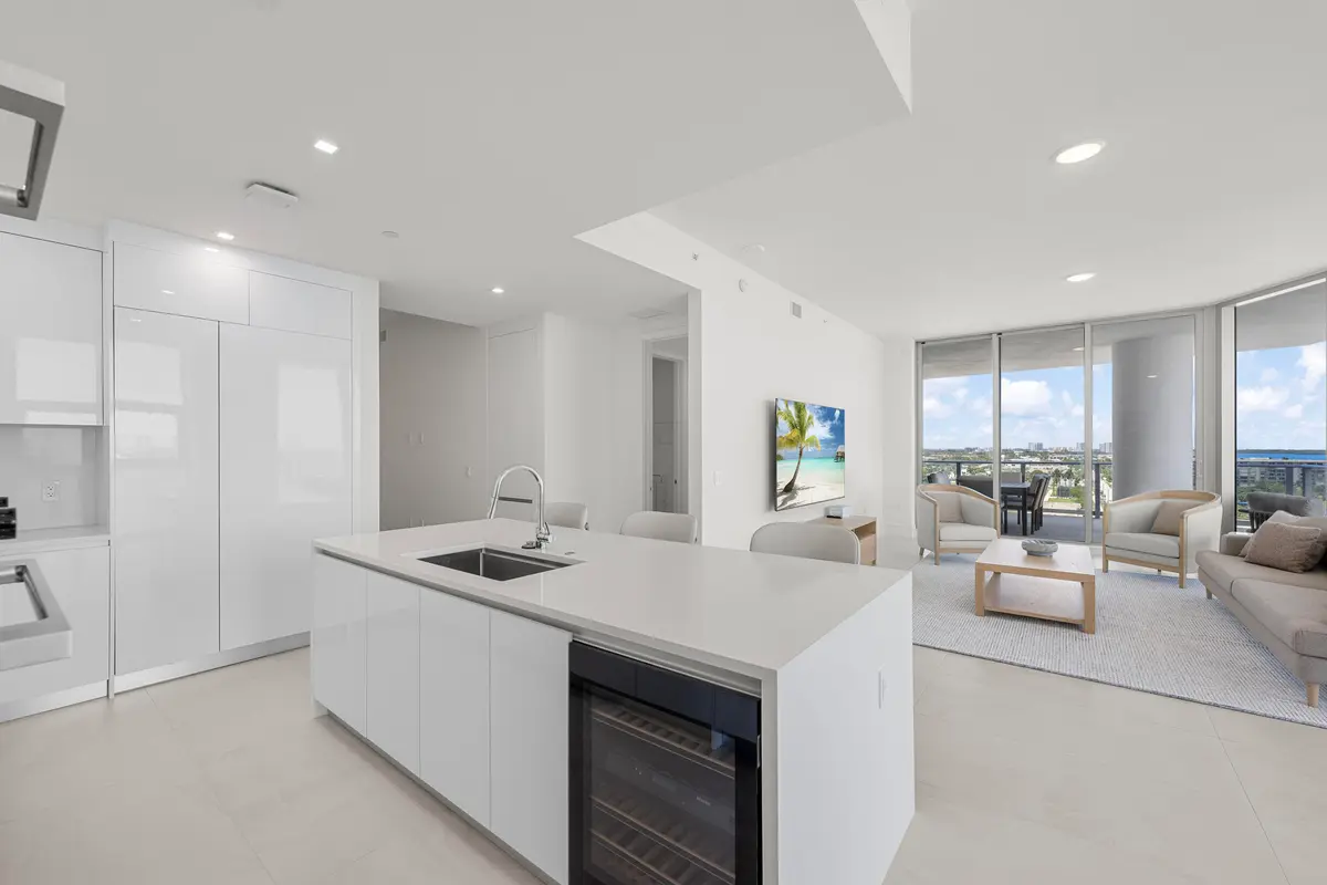 20__jjl8628 at 220 Lake Shore Drive 1001, Lake Park