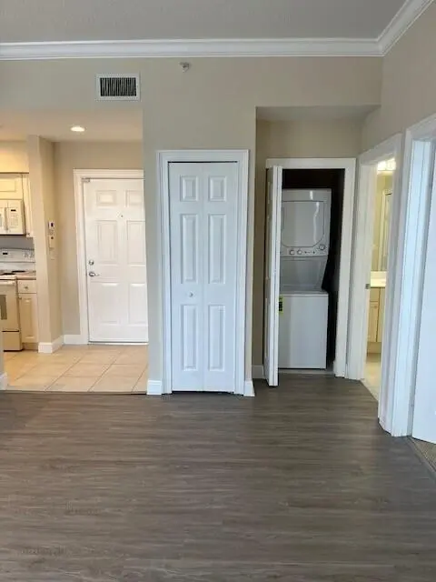 Laundry at 4620 PGA Boulevard 303, Palm Beach Gardens
