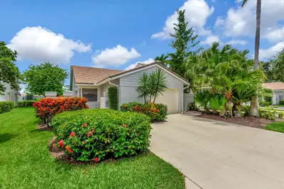523 Prestwick Circle, Palm Beach Gardens – Townhouse for sale