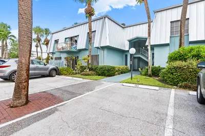 950 S Kanner Highway Unit B31, Stuart – Condominium for sale