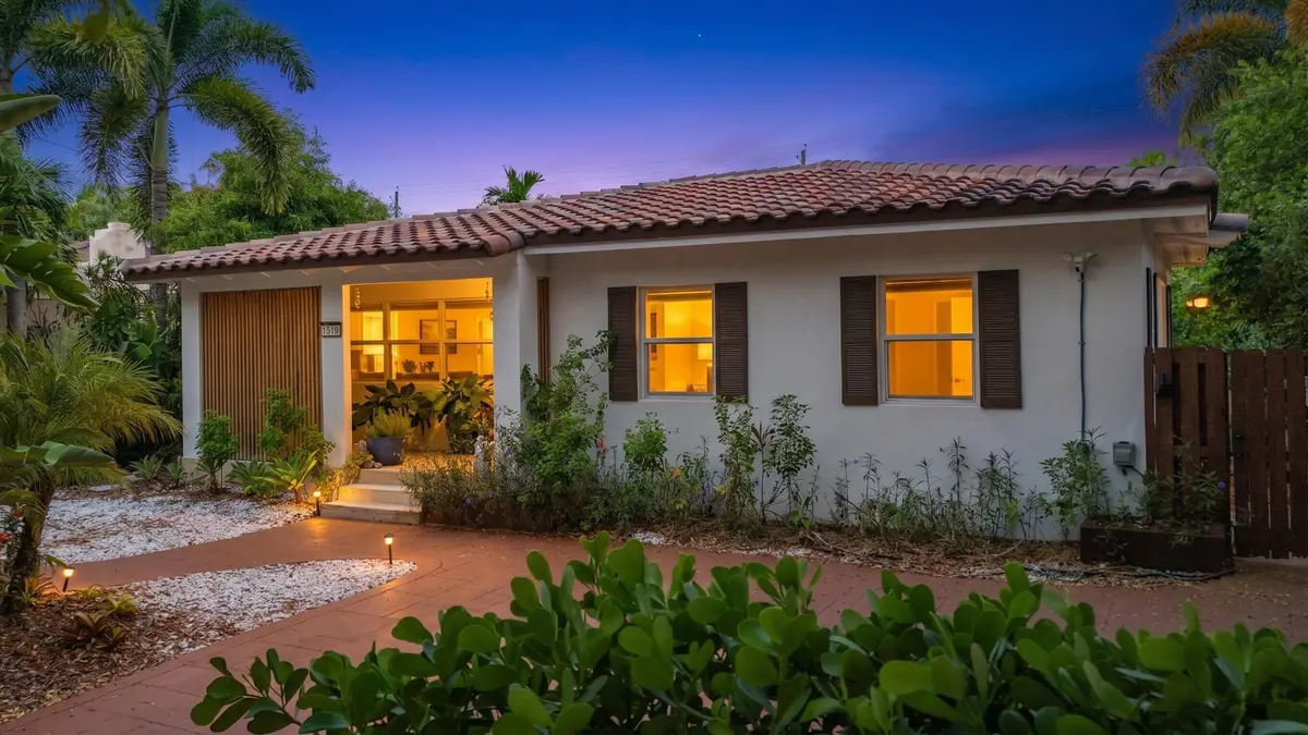 -1519 Washington Street_Twilight Photos- at 1519 Washington Street, Hollywood