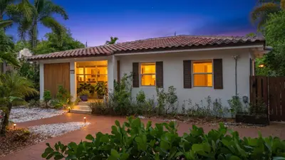 1519 Washington Street, Hollywood – Single Family Residence for sale