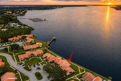 3513 SE Sandpiper Circle, Port St. Lucie – Villa for sale