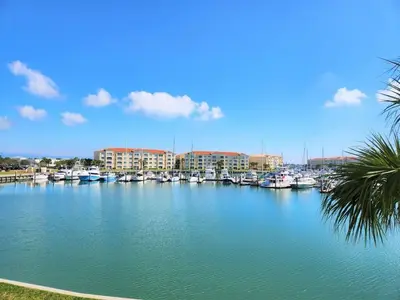 6 HARBOUR ISLE Drive 205, Fort Pierce – Condominium for rent