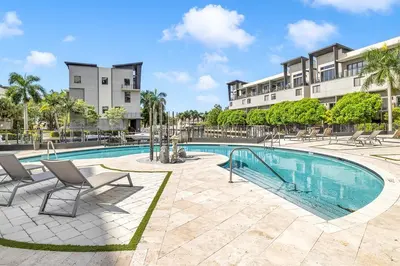 462 SE 1ST Circle, Pompano Beach – Townhouse for sale