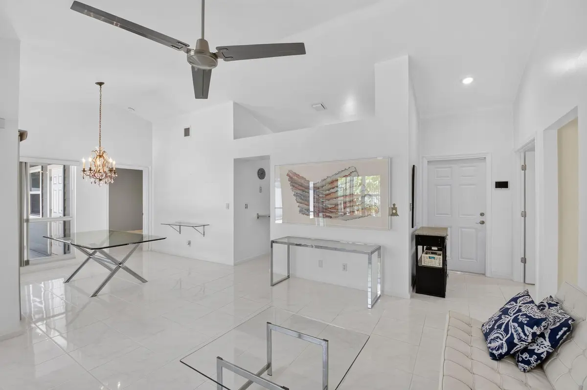 Living Area at 5335 PARK PLACE Circle, Boca Raton