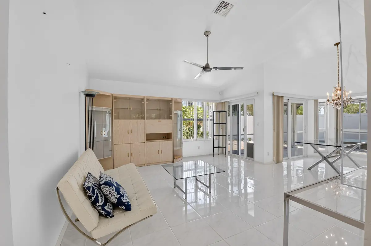 Living Area at 5335 PARK PLACE Circle, Boca Raton
