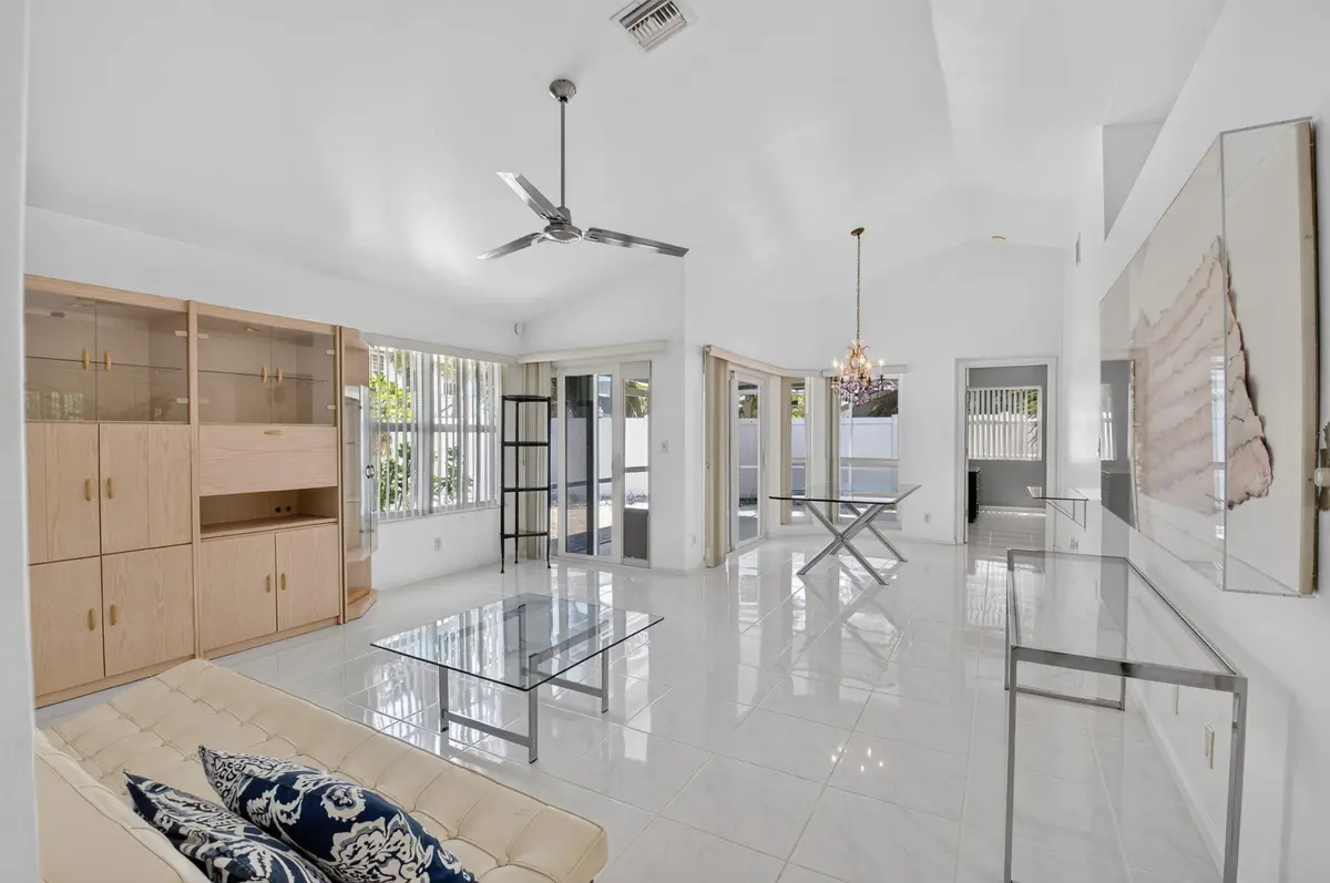 Living Area at 5335 PARK PLACE Circle, Boca Raton