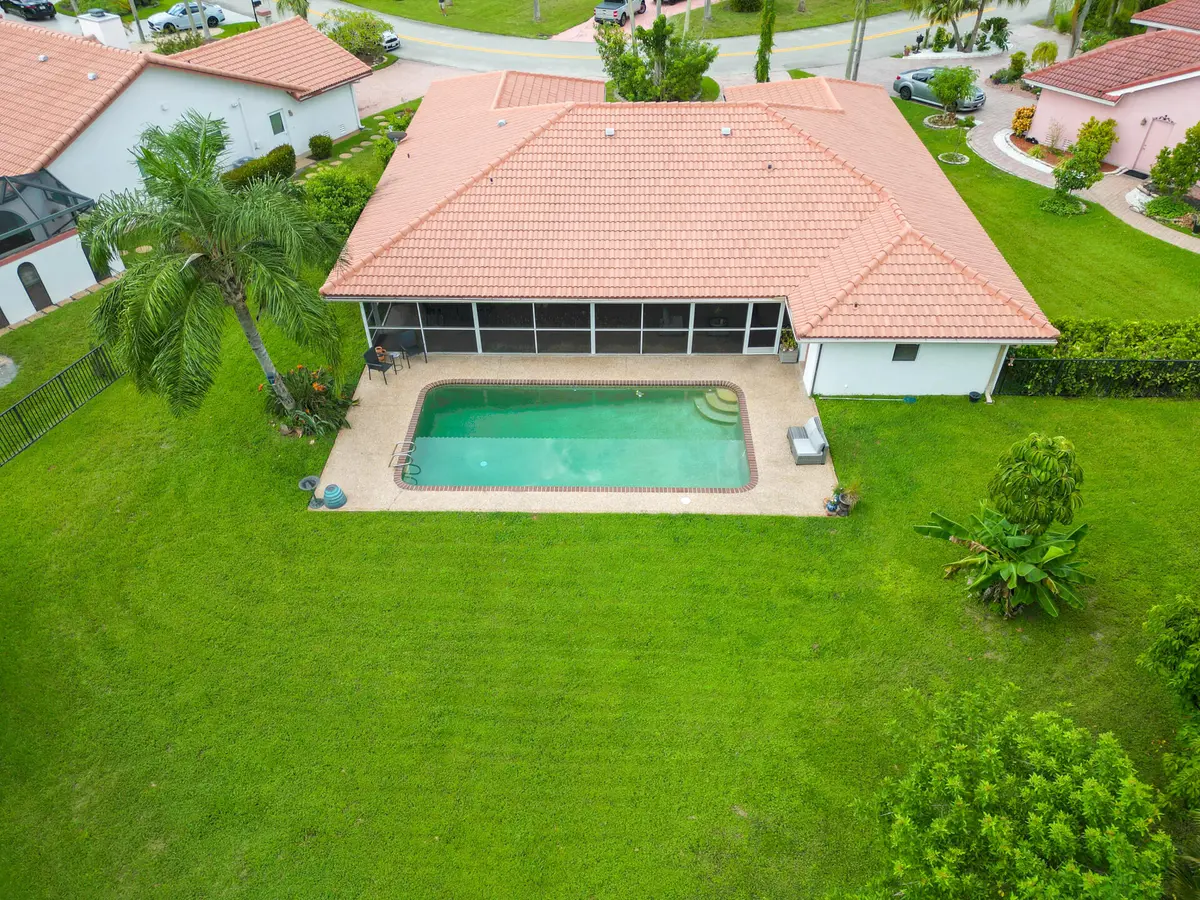 Pool/Backyard at 8501 NW 80 Street, Tamarac