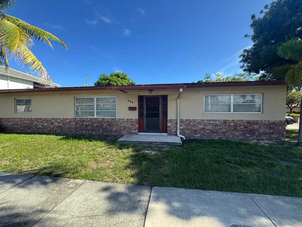 FRONT at 704 E HILLSBORO Boulevard, Deerfield Beach